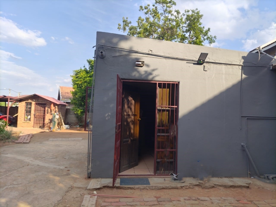 10 Bedroom Property for Sale in Rustenburg Central North West